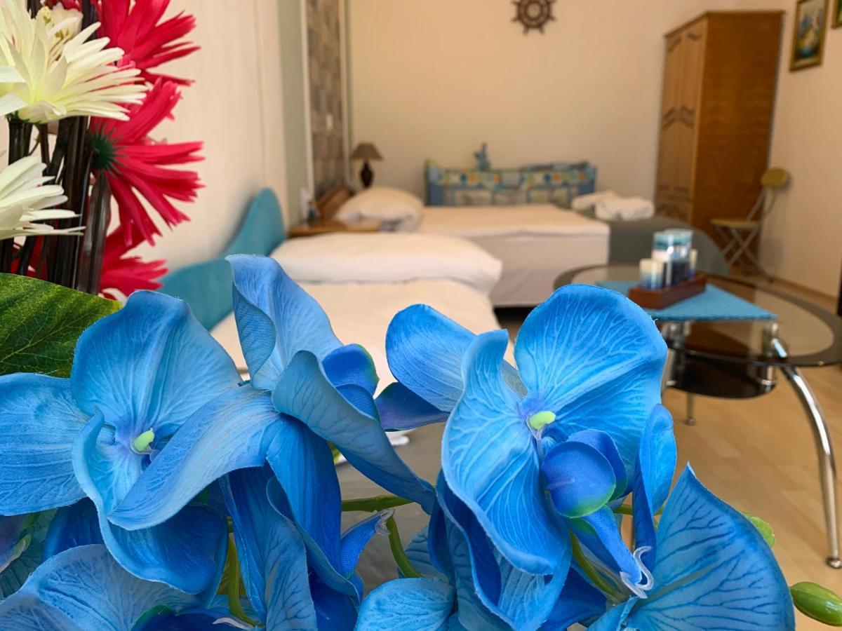 Sunray Guest House, Private Rooms & Apartment With Lovely Sea View Варна Екстер'єр фото