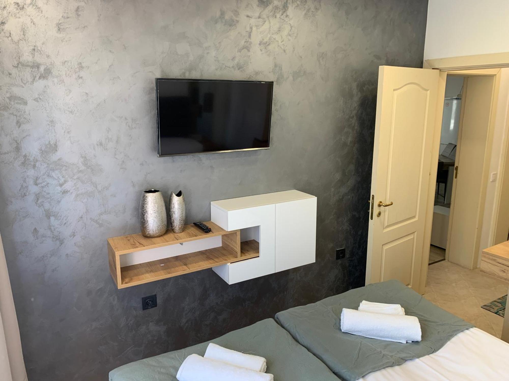 Sunray Guest House, Private Rooms & Apartment With Lovely Sea View Варна Екстер'єр фото