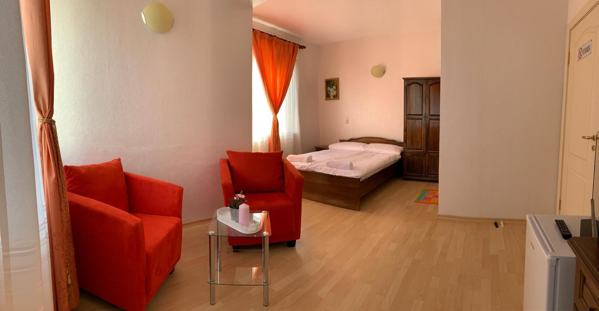 Sunray Guest House, Private Rooms & Apartment With Lovely Sea View Варна Екстер'єр фото