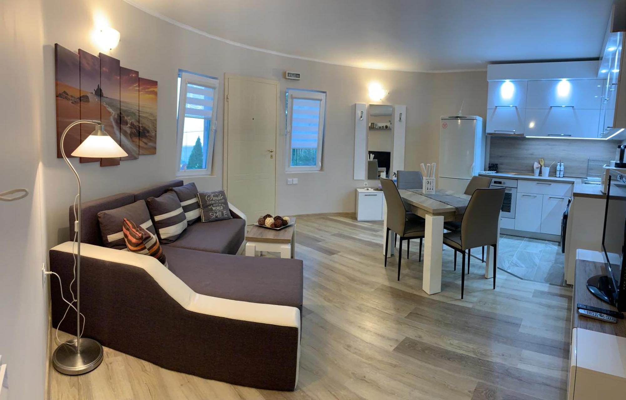 Sunray Guest House, Private Rooms & Apartment With Lovely Sea View Варна Екстер'єр фото